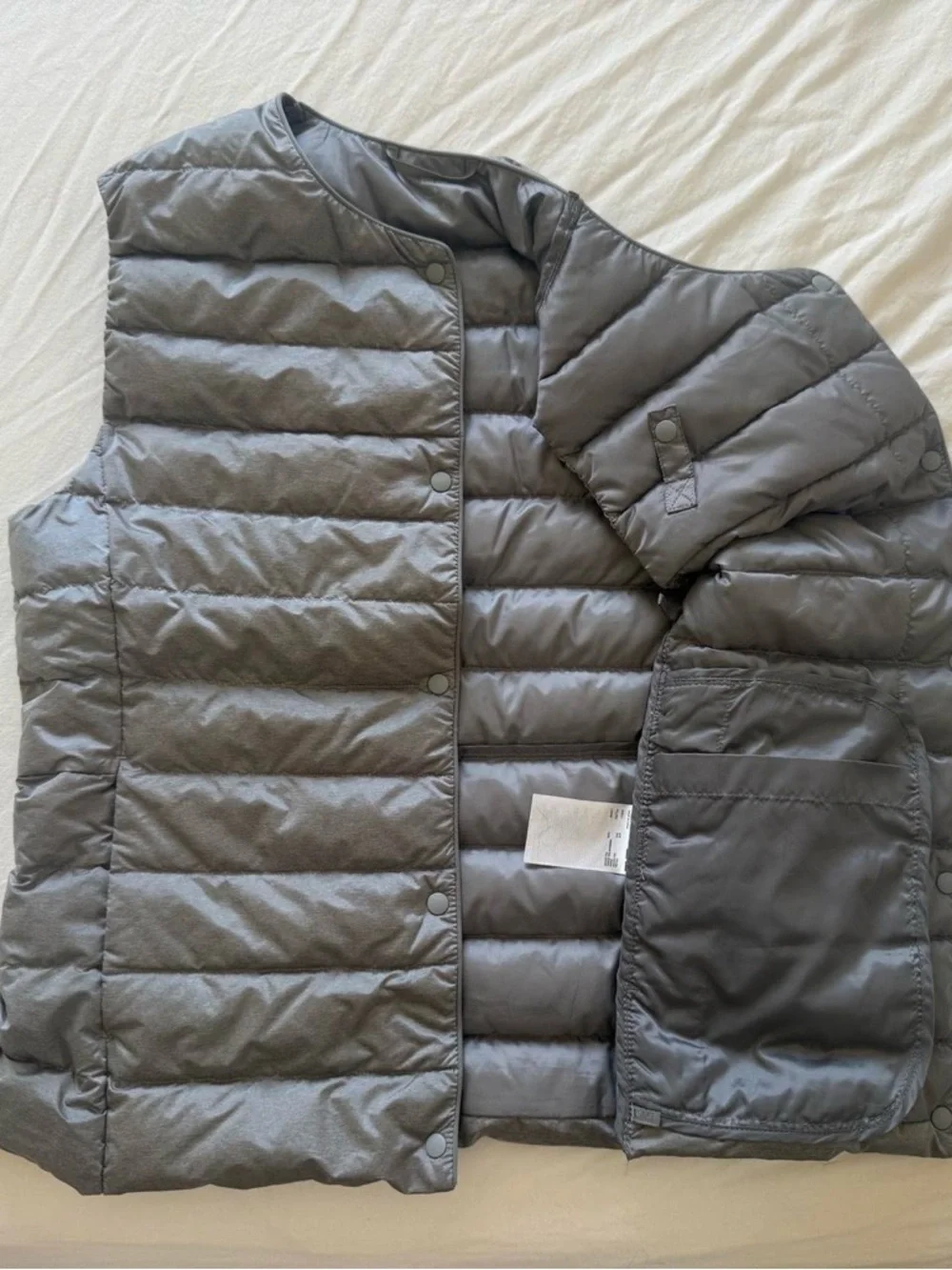 Uniqlo Ultra Light Silver Grey Down Puffer Vest - Picture 5 of 5